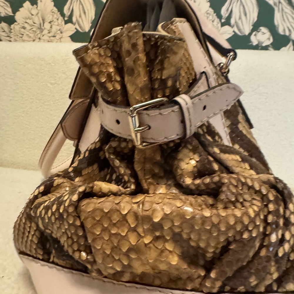 Gucci Authentic Python Shoulder Bag Rare Collecto… - image 3